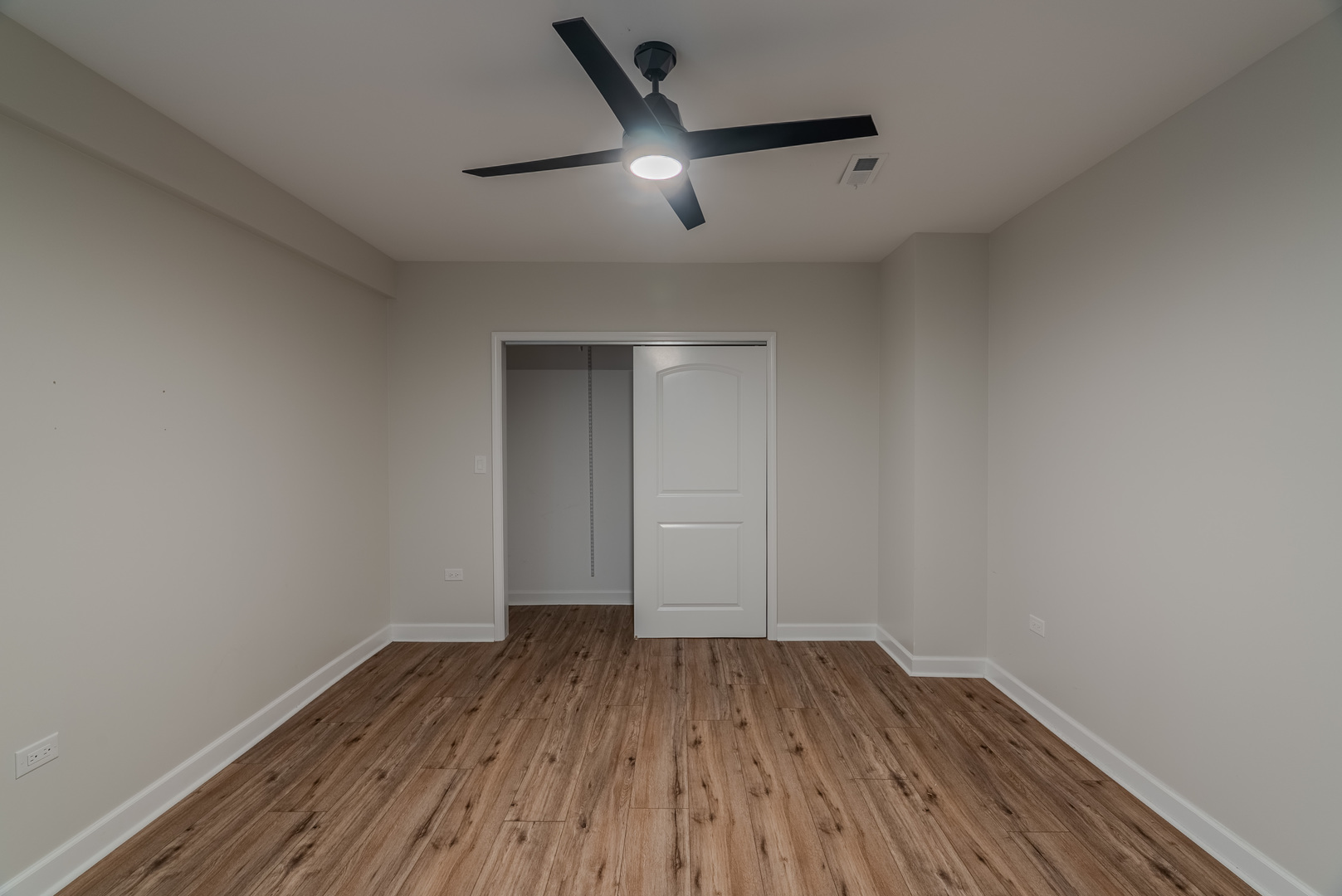 11617 Coach Drive Mokena, IL 60448 - Photo 36 of 38 a view of an empty room and wooden floor