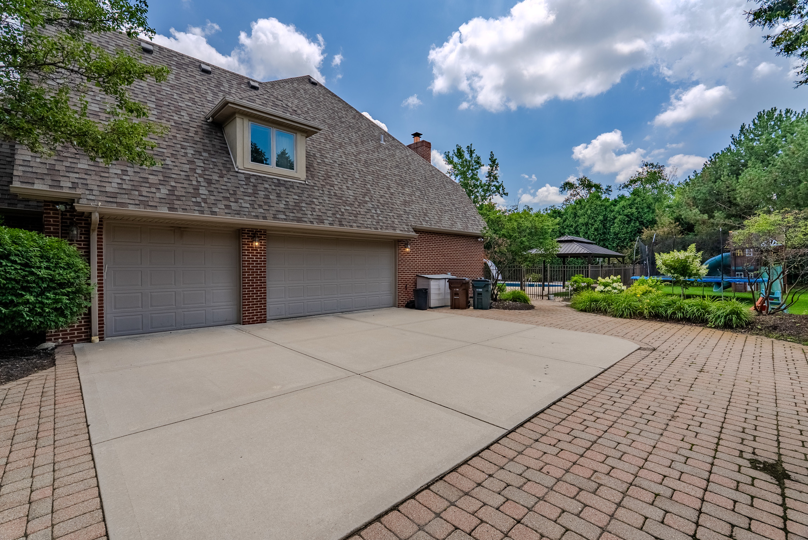 11617 Coach Drive Mokena, IL 60448 - Photo 7 of 38 a front view of a house with yard