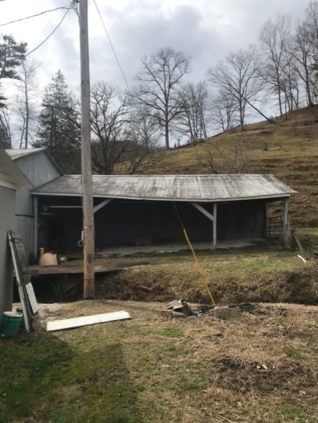 2811 Two Mile Creek Road Wayne, WV 25570 - Photo 24 of 31 Gallery Image 24