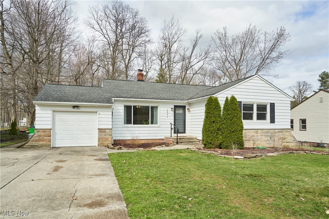 6807 Bonnieview Road Cleveland, OH 44143 - Photo 1 of 23 Gallery Image 1