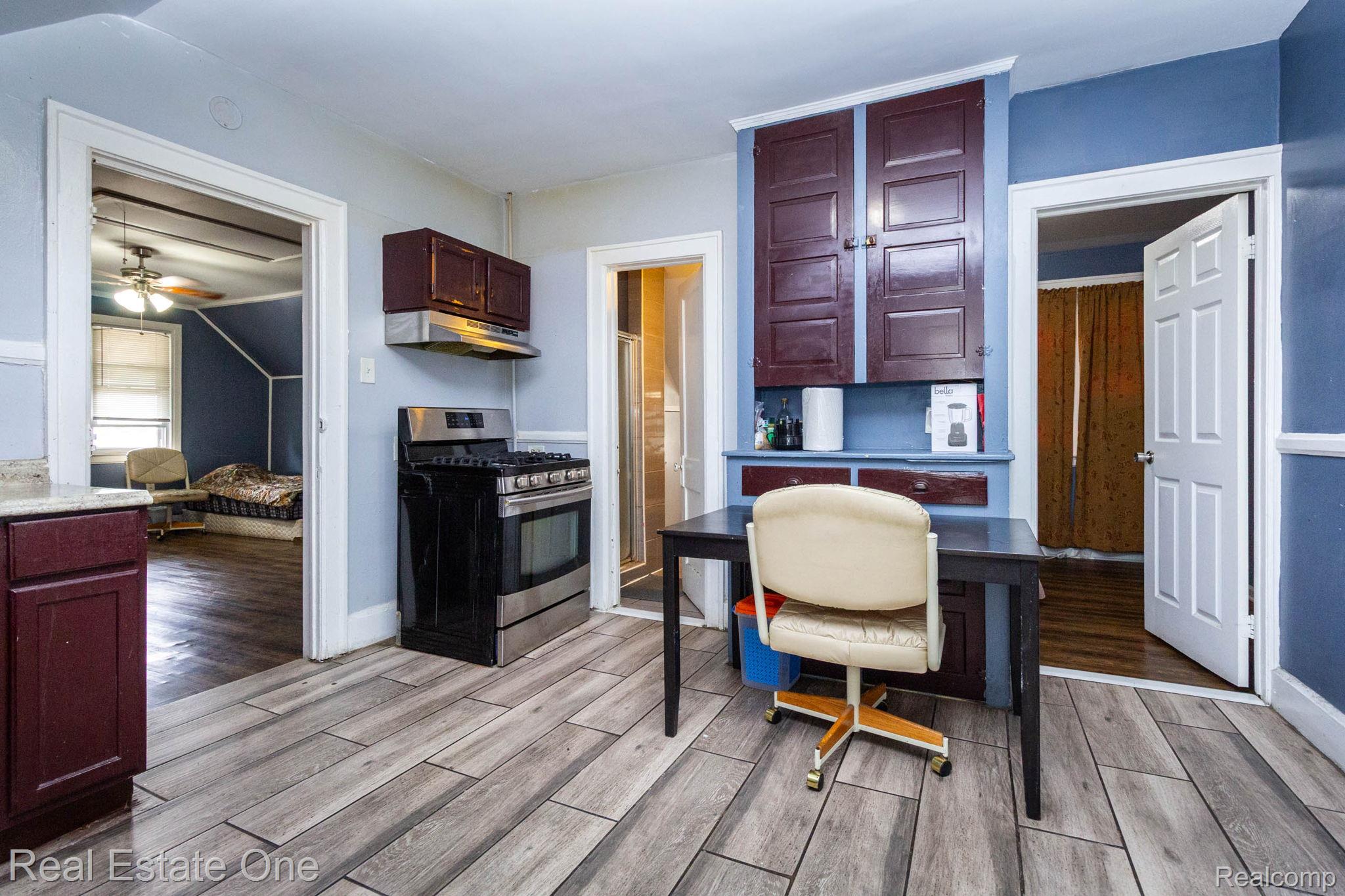 5485 Springwells Street Detroit, MI 48210 - Photo 27 of 47 interior (23).jpg
