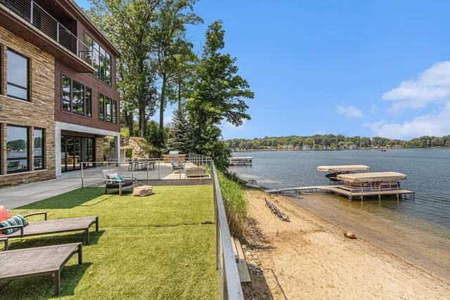 $2,199,000 | 68448 Beechwood Drive, Dowagiac, MI 49047