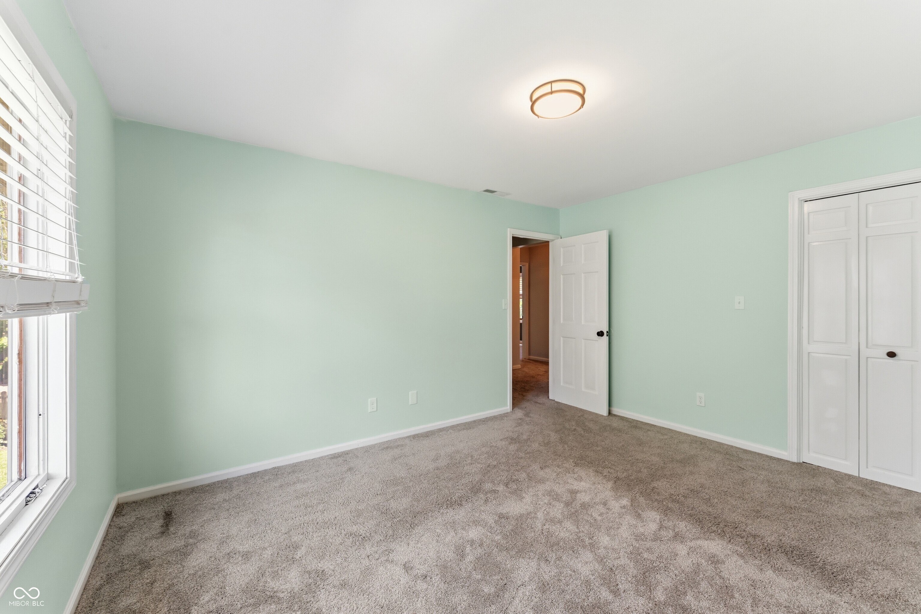 906 Hummingbird Lane Columbus, IN 47203 - Photo 28 of 43