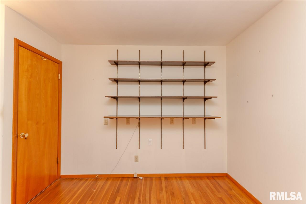 5714 North Hamilton Road Peoria, IL 61614 - Photo 27 of 36 Gallery Image 27