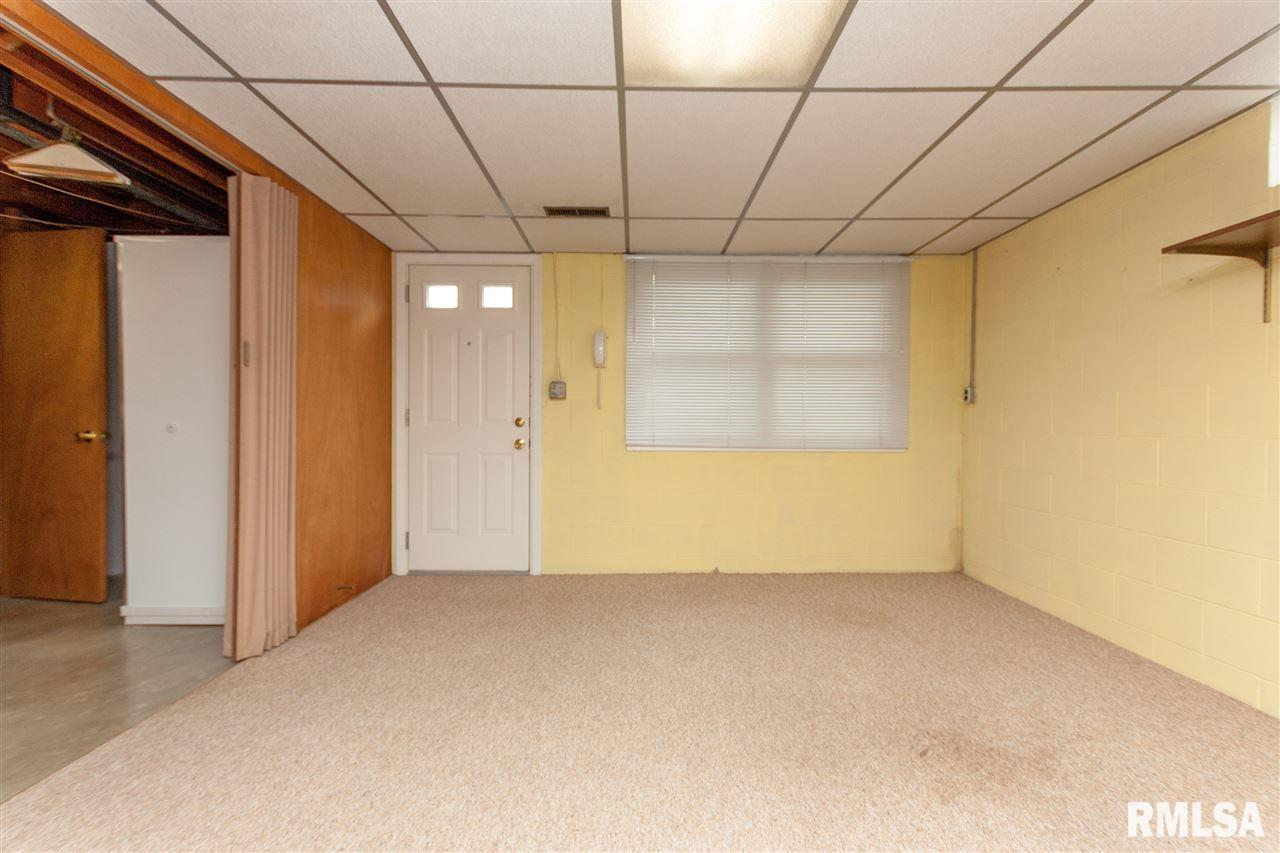 5714 North Hamilton Road Peoria, IL 61614 - Photo 33 of 36 Gallery Image 33