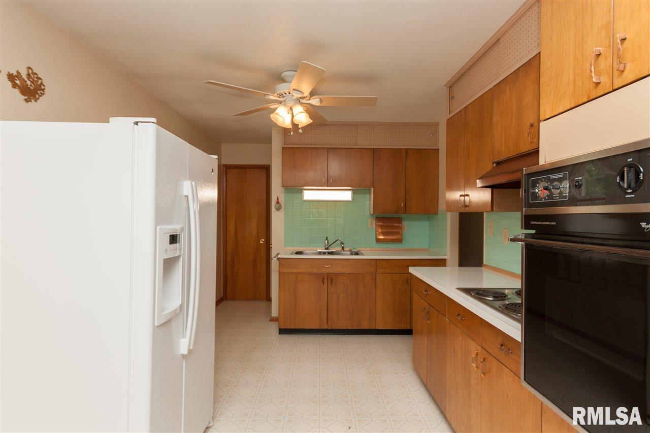 5714 North Hamilton Road Peoria, IL 61614 - Photo 8 of 36 Gallery Image 8