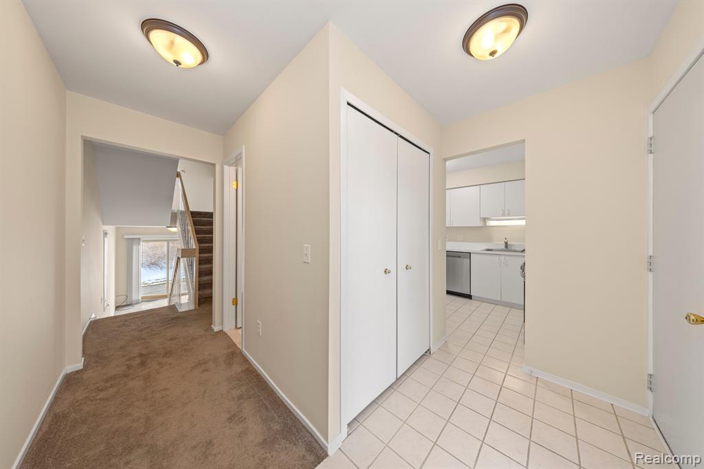 39449 Country Lane Novi, MI 48375 - Photo 3 of 29