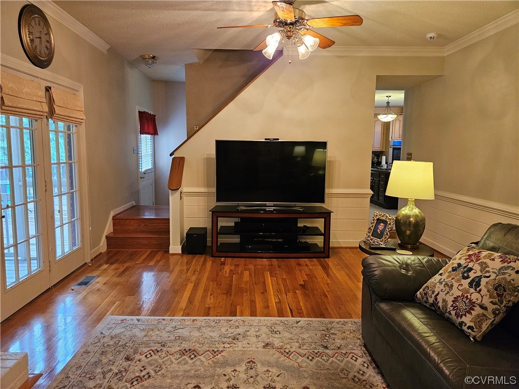 6373 Pine Slash Road Mechanicsville, VA 23116 - Photo 20 of 49 a living room with furniture and a flat screen tv
