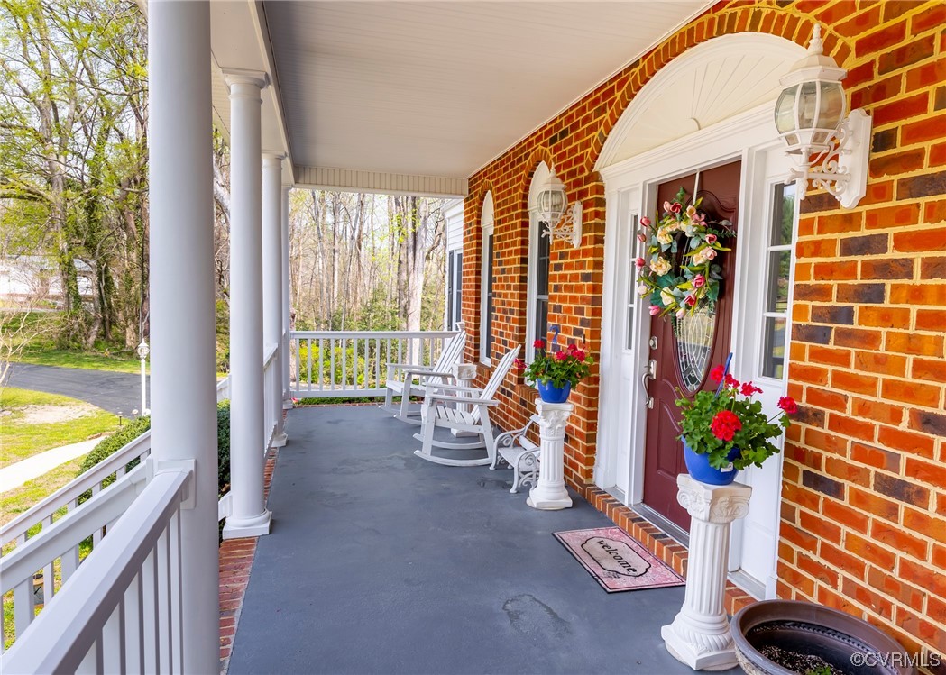 6373 Pine Slash Road Mechanicsville, VA 23116 - Photo 41 of 49 a very nice looking room with many windows