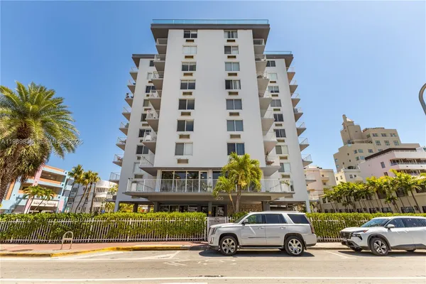 $2,995 | 1255 Collins Avenue, Unit 901, Miami Beach, FL 33139