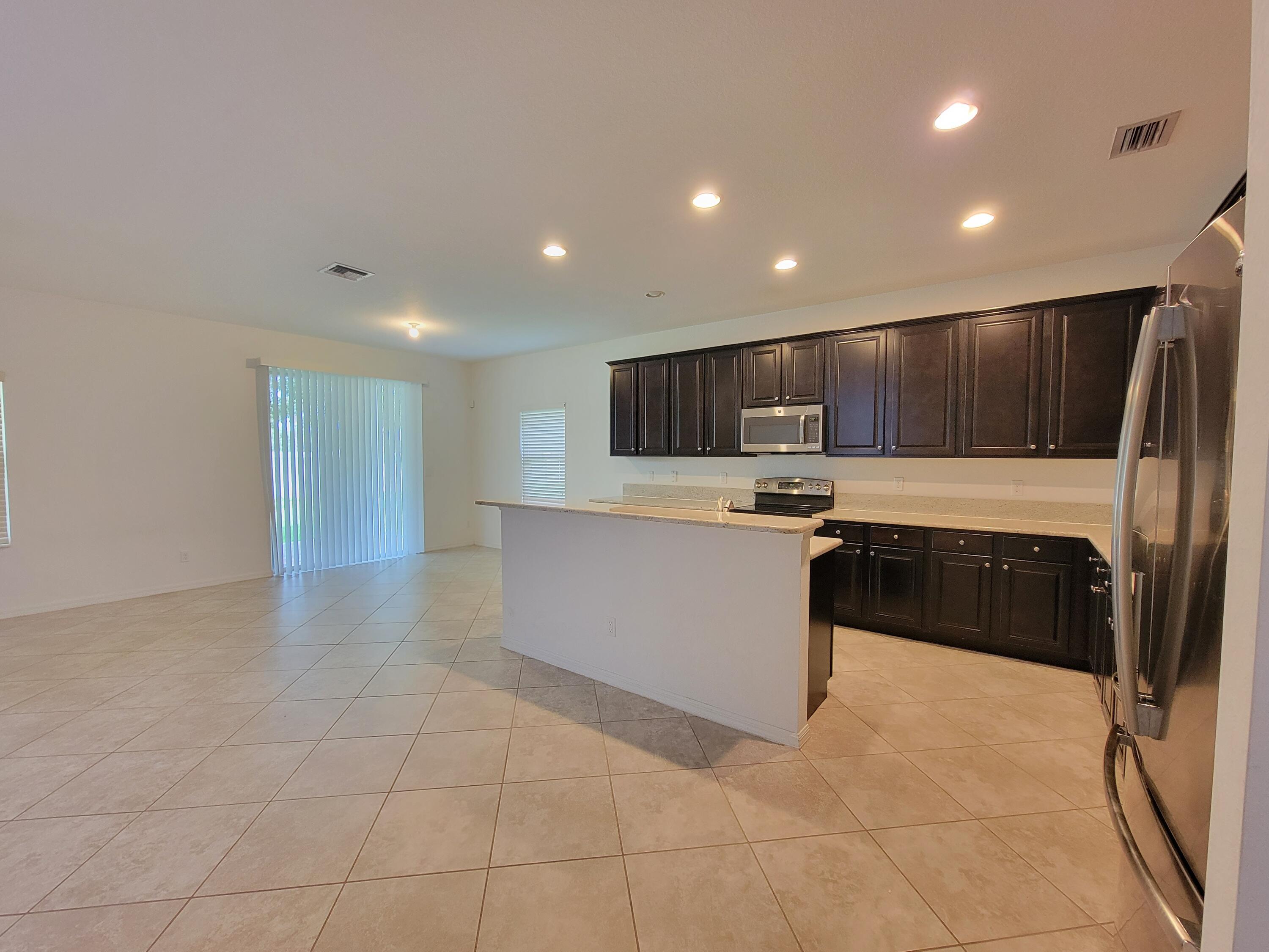183 Rudder Cay Way Jupiter, FL 33458 - Photo 10 of 49 20220624_142942