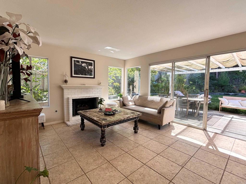 4993 Calle Sobrado Oceanside, CA 92056 - Photo 3 of 10