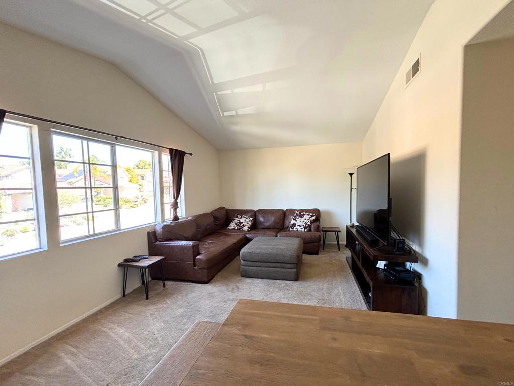 4993 Calle Sobrado Oceanside, CA 92056 - Photo 8 of 10