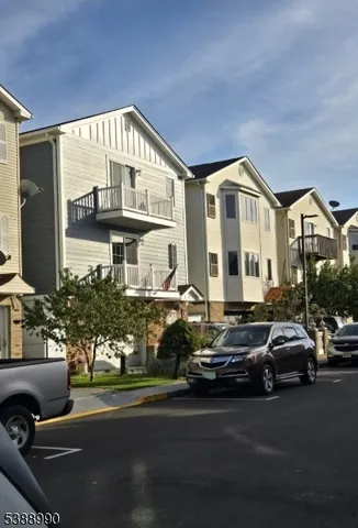 $2,975 | 89 Sumo Village Court, Newark, NJ 07114