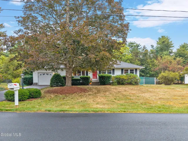 $349,900 | 9 Apple Blossom Lane, Voorheesville, NY 12186