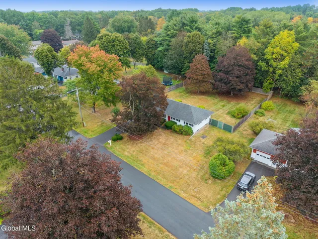 $349,900 | 9 Apple Blossom Lane, Voorheesville, NY 12186