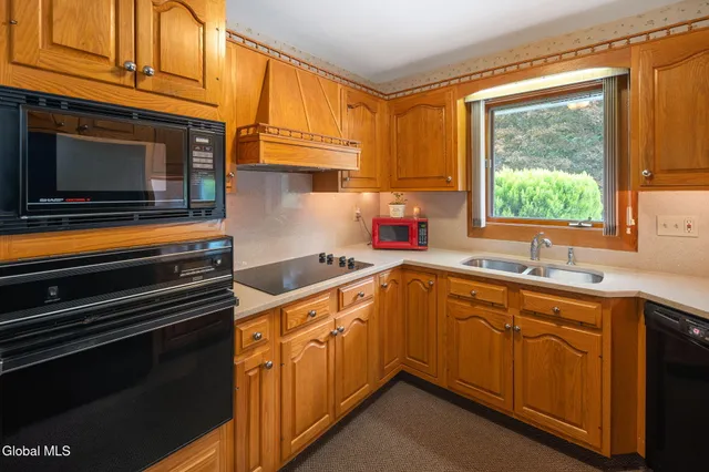 $349,900 | 9 Apple Blossom Lane, Voorheesville, NY 12186