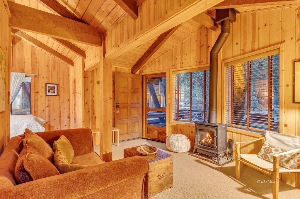 24631 Upper Rim Rock Road Idyllwild, CA 92549 - Photo 25 of 34 a living room with furniture