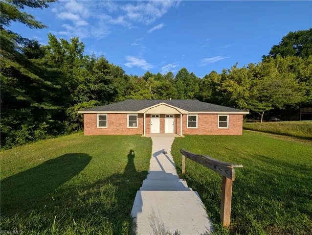 $1,100 | 3480 Hartford Street, Winston-Salem, NC 27106