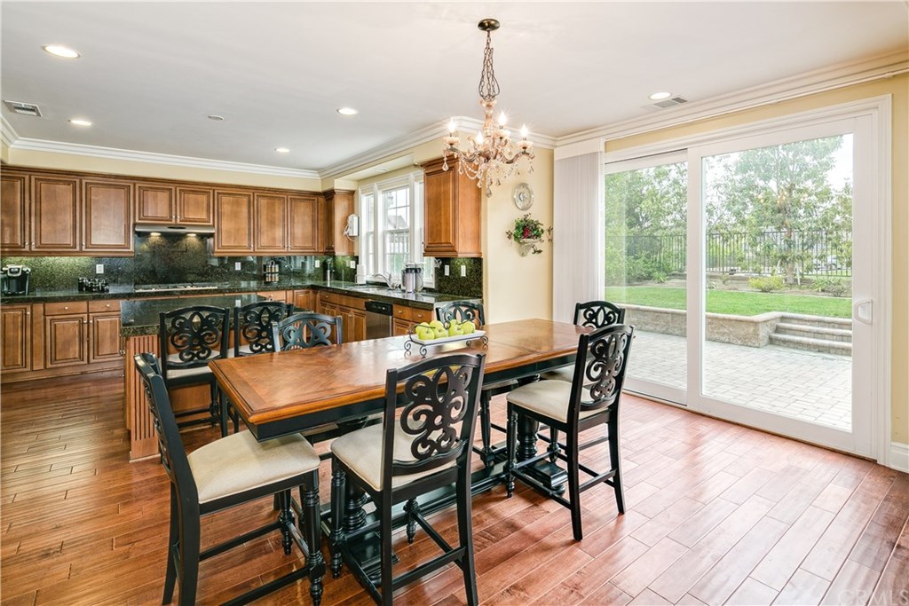 825 Cambridge Court Pasadena, CA 91107 - Photo 14 of 38