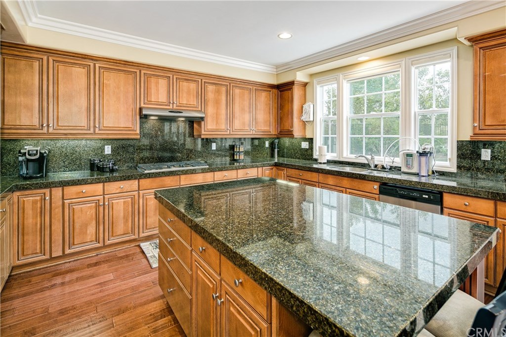 825 Cambridge Court Pasadena, CA 91107 - Photo 16 of 38