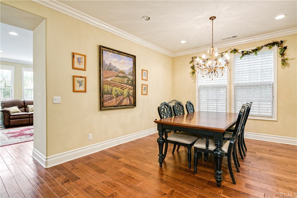 825 Cambridge Court Pasadena, CA 91107 - Photo 10 of 38