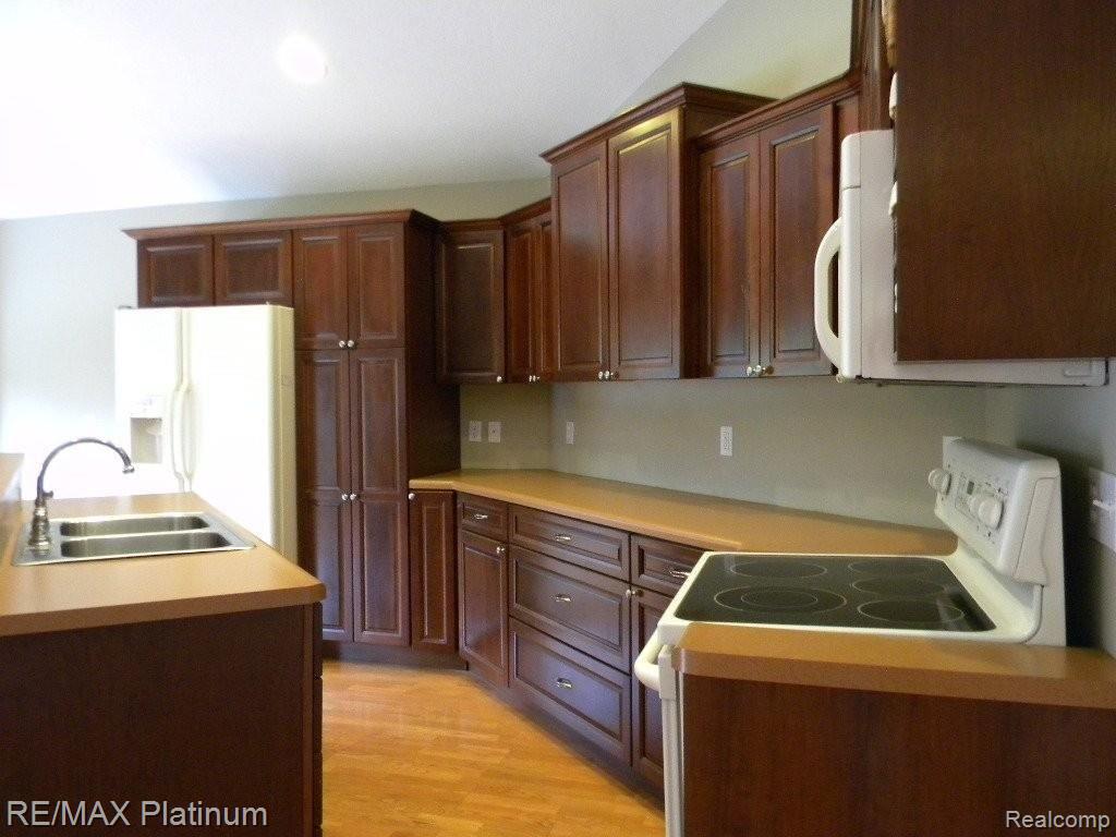 5321 Bradley Road Gregory, MI 48137 - Photo 10 of 35 DSCN3421.JPG