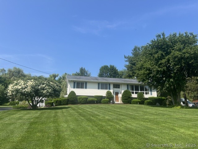 8 East Gate Road Danbury, CT 06811 - Photo 1 of 1