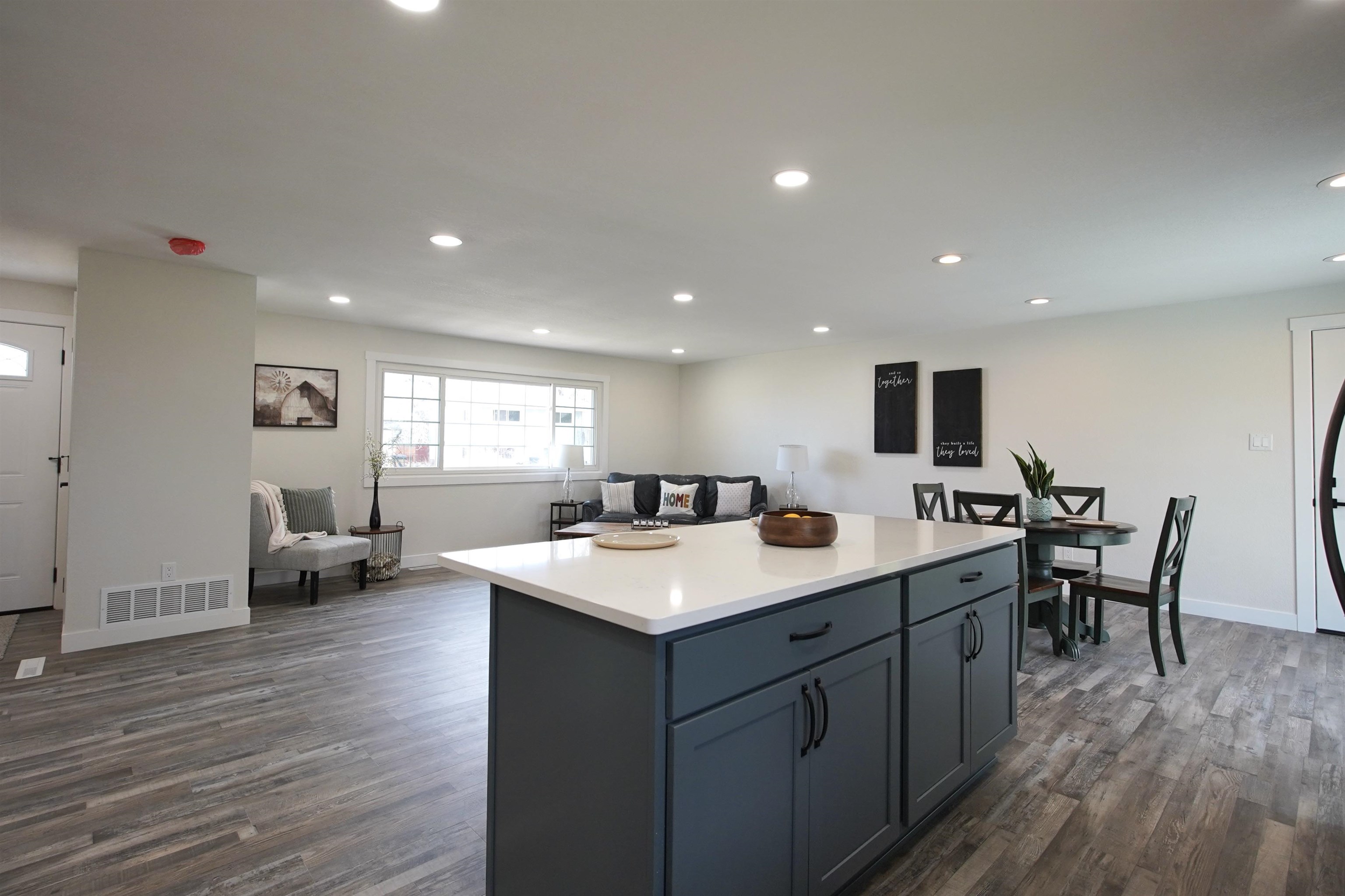 1220 Ivy Lane Casper, WY 82609 - Photo 4 of 37