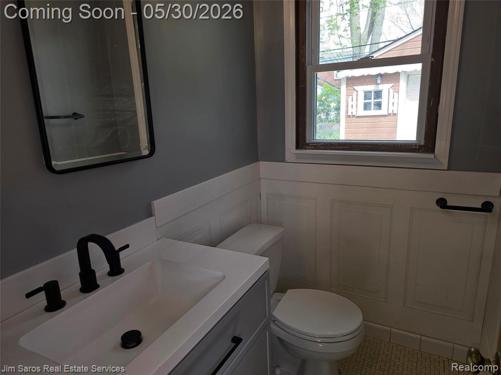 1762 Bournemouth Road Grosse Pointe, MI 48236 - Photo 10 of 21