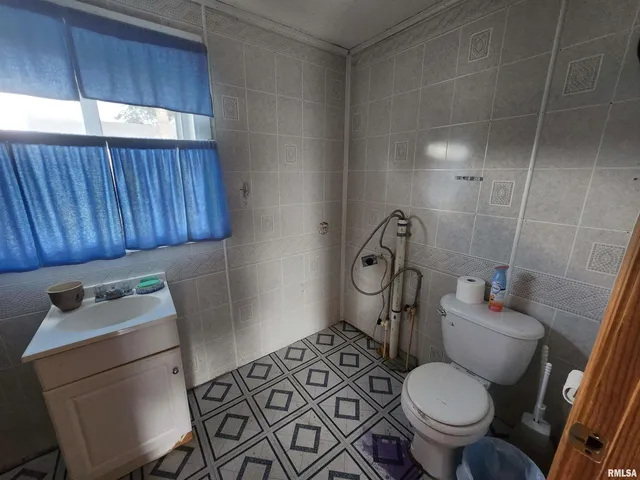 $69,900 | 209 South Main Street, Pinckneyville, IL 62274