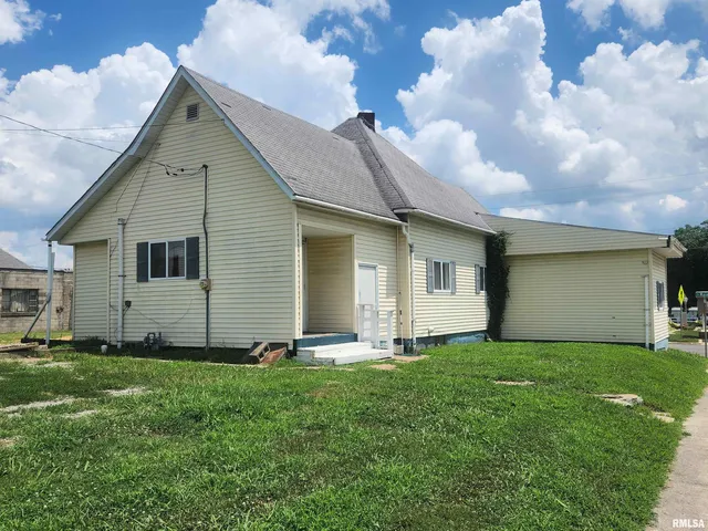 $69,900 | 209 South Main Street, Pinckneyville, IL 62274