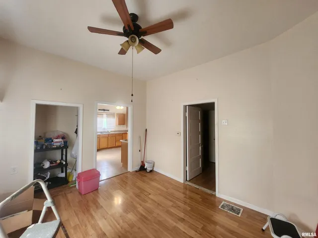 $69,900 | 209 South Main Street, Pinckneyville, IL 62274