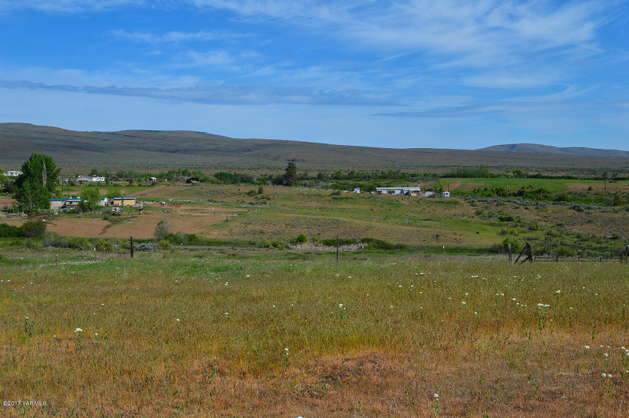 471 Mini Pines Road Yakima, WA 98903 - Photo 2 of 7 a view of an outdoor space and city view