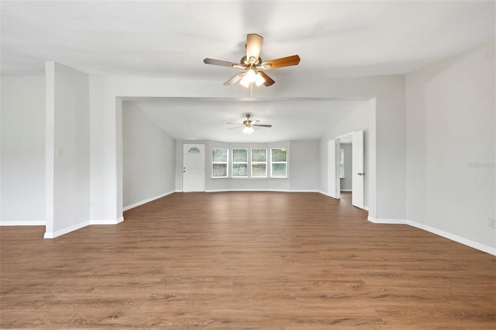 40404 Holly Branch Road Eustis, FL 32736 - Photo 9 of 38