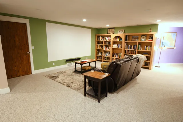 $1,195,000 | 14888 Cr 687 South Haven, Bangor, MI 49013