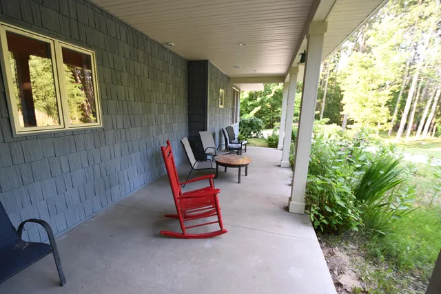 $1,195,000 | 14888 Cr 687 South Haven, Bangor, MI 49013