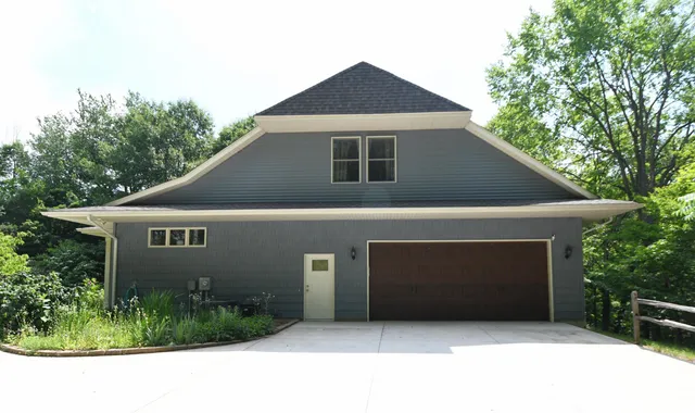 $1,195,000 | 14888 Cr 687 South Haven, Bangor, MI 49013