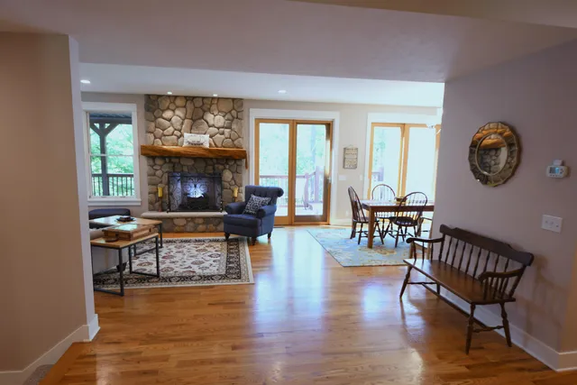 $1,195,000 | 14888 Cr 687 South Haven, Bangor, MI 49013