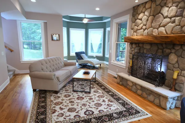 $1,195,000 | 14888 Cr 687 South Haven, Bangor, MI 49013