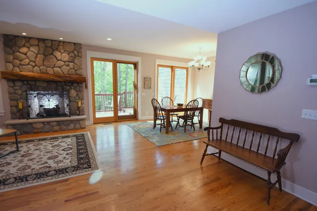 $1,195,000 | 14888 Cr 687 South Haven, Bangor, MI 49013