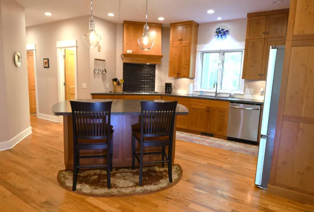 $1,195,000 | 14888 Cr 687 South Haven, Bangor, MI 49013