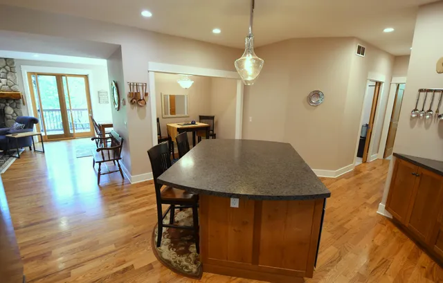 $1,195,000 | 14888 Cr 687 South Haven, Bangor, MI 49013