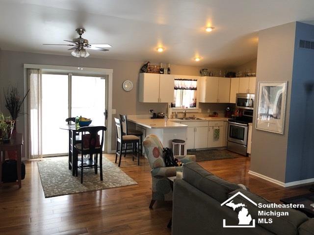 10290 Center Road Fenton, MI 48430 - Photo 6 of 16