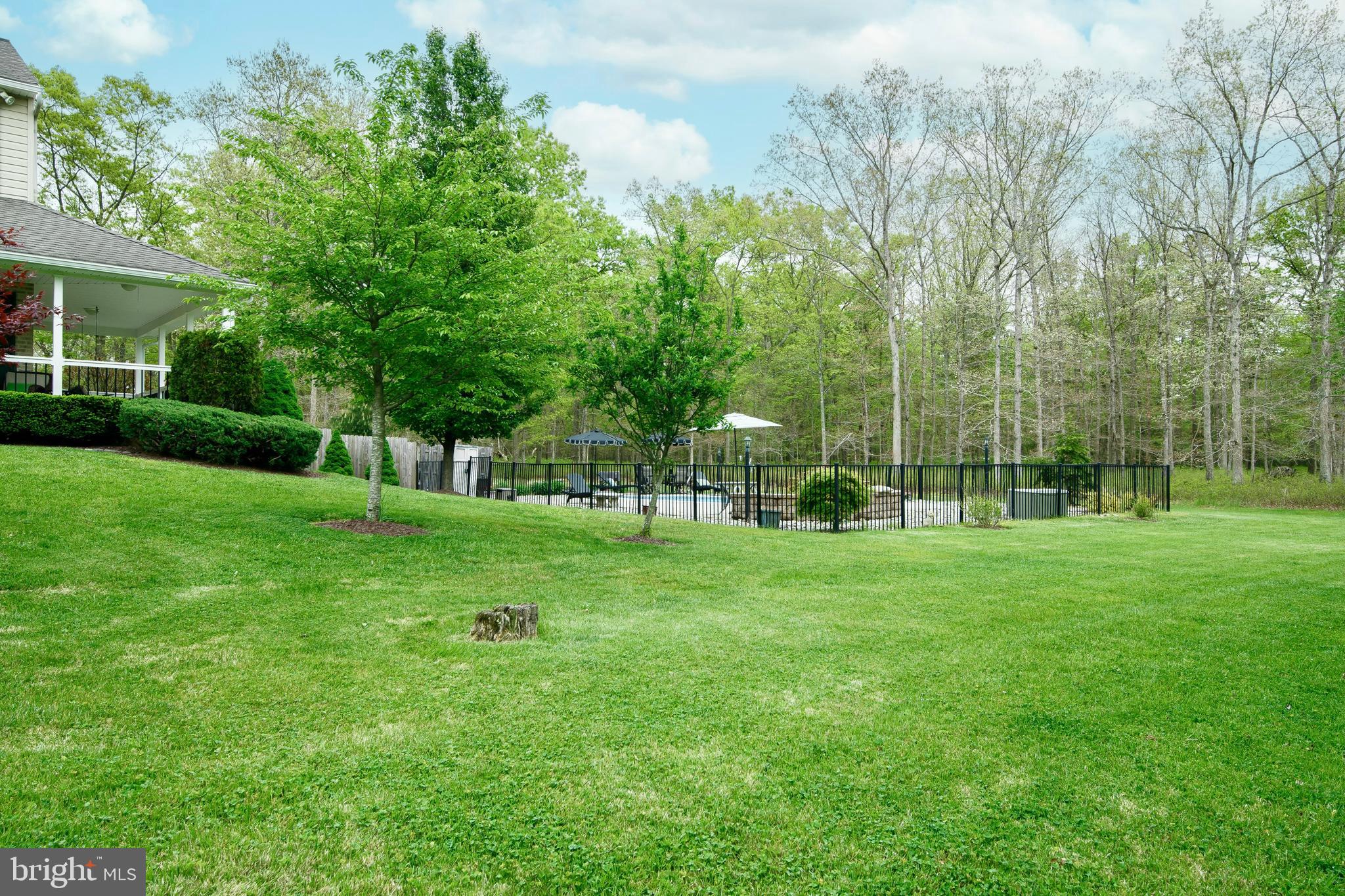 28 Blue Anchor Road Sicklerville, NJ 08081 - Photo 49 of 60 Large front yard