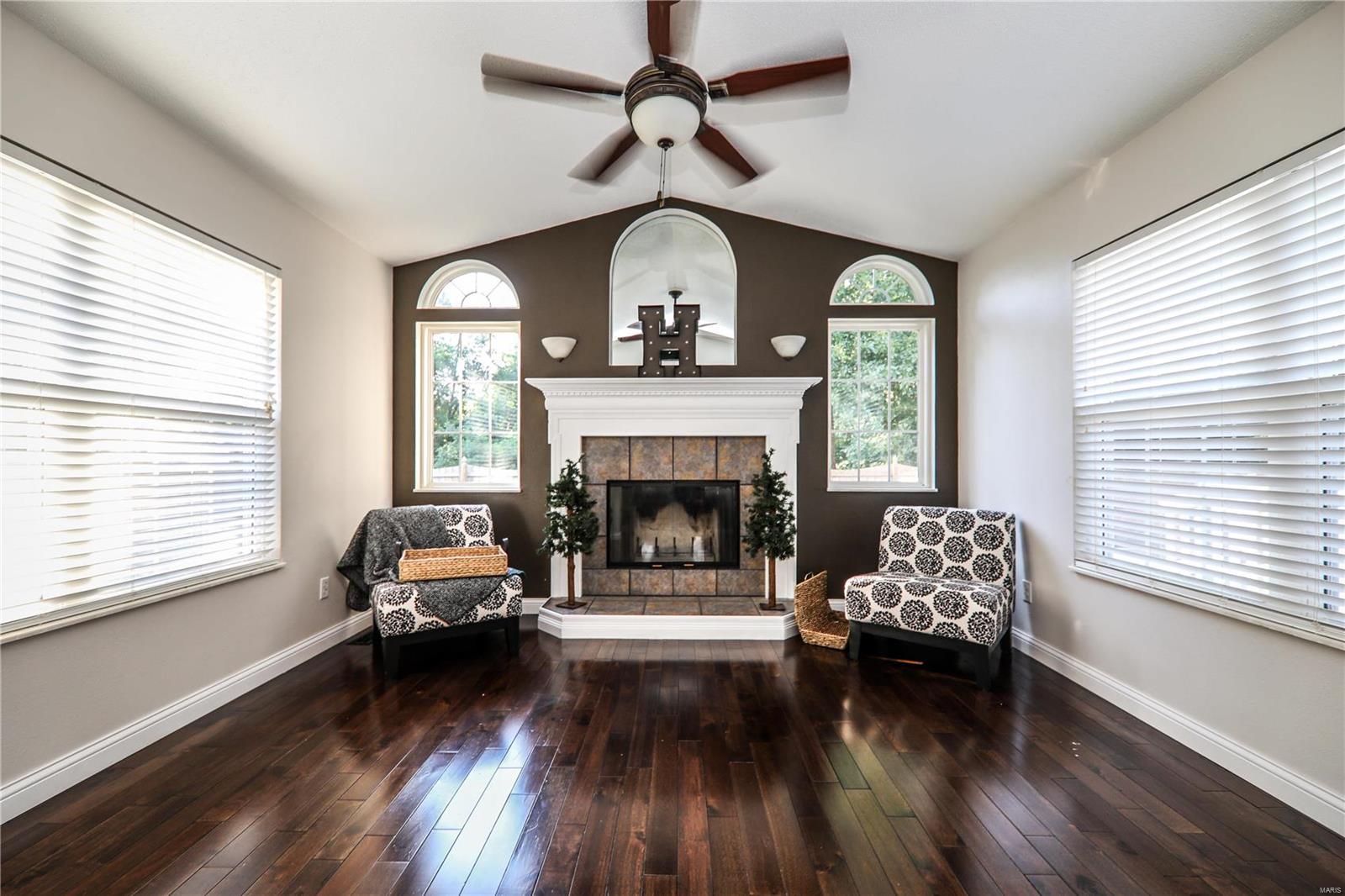 1504 Oak Ridge Court O'Fallon, IL 62269 - Photo 3 of 25 Gallery Image 3