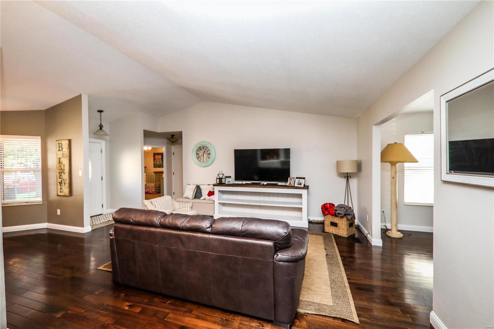 1504 Oak Ridge Court O'Fallon, IL 62269 - Photo 5 of 25 Gallery Image 5