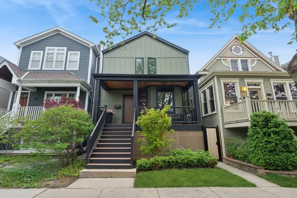 $1,395,000 | 2250 West Berwyn Avenue, Chicago, IL 60625
