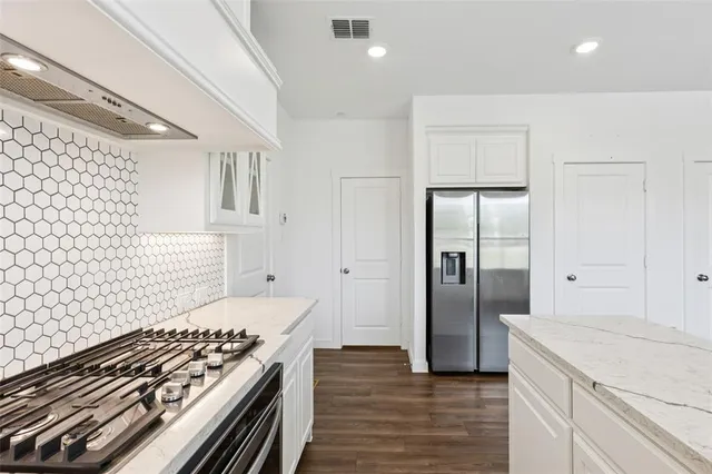 $2,800 | 2700 Parkview Court, Lewisville, TX 75067