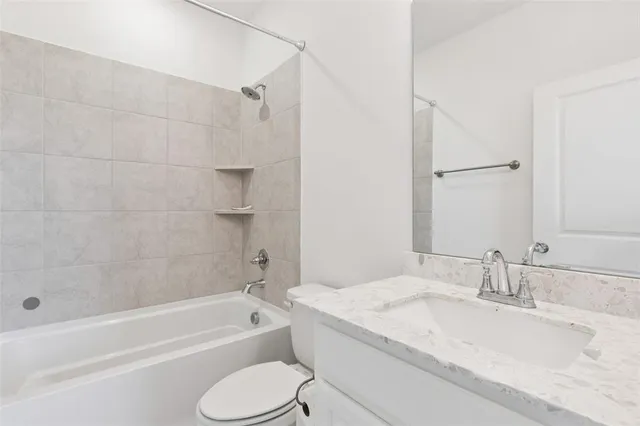 $2,800 | 2700 Parkview Court, Lewisville, TX 75067